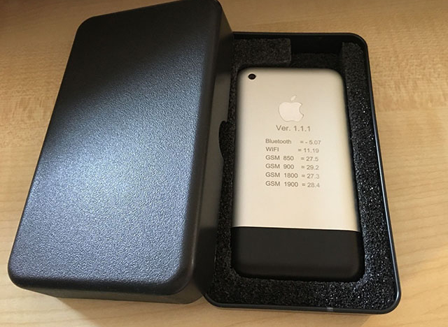 Nguyên mẫu iPhone đầu tiên đang bán đấu giá hàng trăm triệu đồng trên eBay