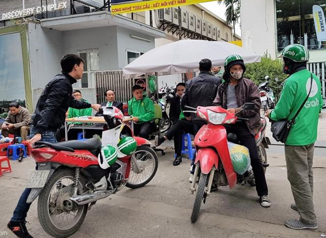 Những ứng dụng gọi xe Việt phải cạnh tranh với Grab và Go-Viet