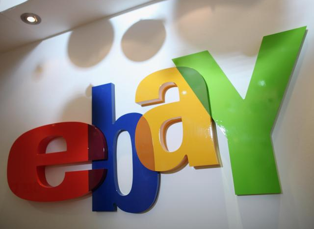 Rao bán bạn gái trên eBay, sốc với giá hơn 2 tỷ được trả